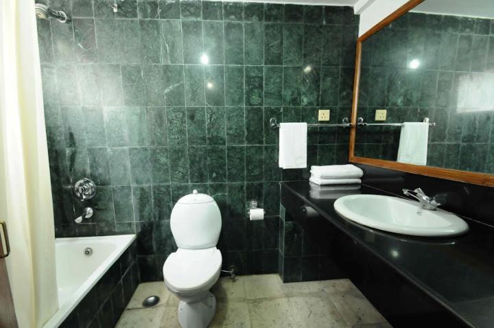 Hotel Clarion Катманду Экстерьер фото